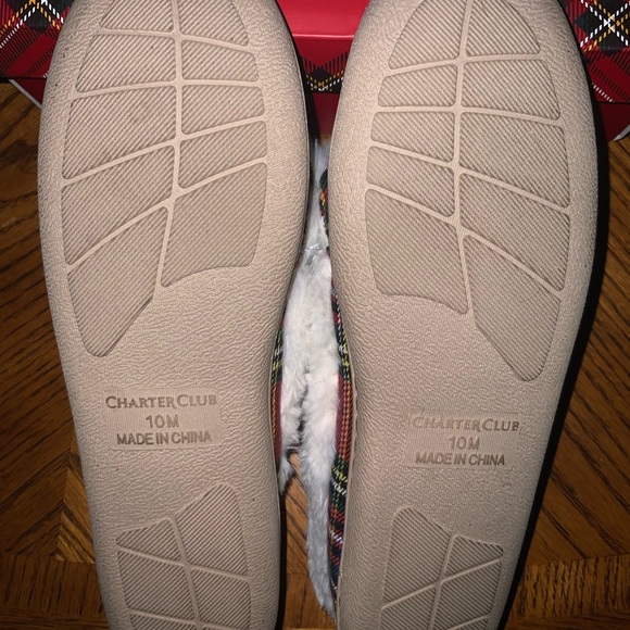 NEW-Out of the box.🗃️ Multicolor Slip on house shoes. - Picture 5 of 5